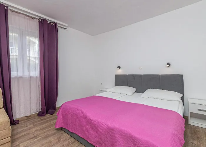1 Bedroom Beautiful In Apartamento