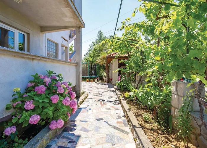 Apartamento 1 Bedroom Beautiful In