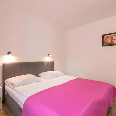 1 Bedroom Beautiful In Apartman