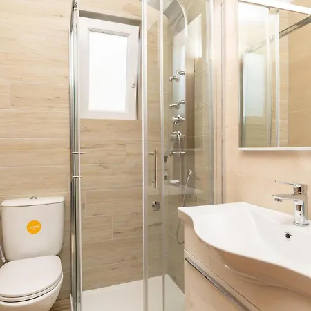 Apartman 1 Bedroom Beautiful In