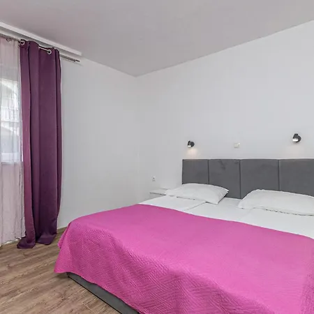 1 Bedroom Beautiful In Apartman