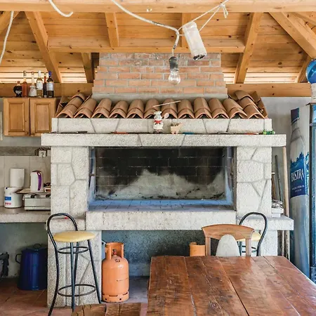 1 Bedroom Beautiful In Lopar